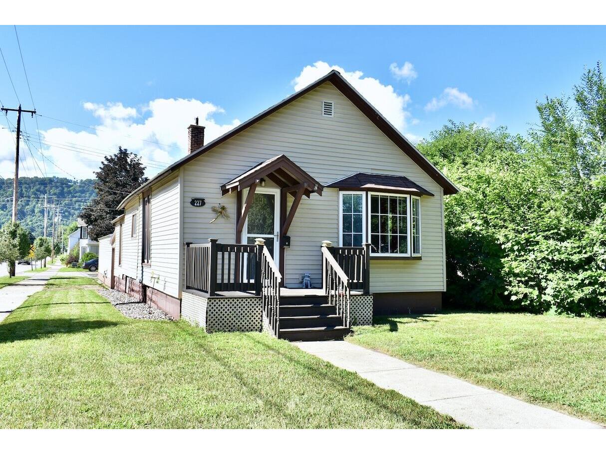 227 10th St E Winona MN 55987 1807033 image1
