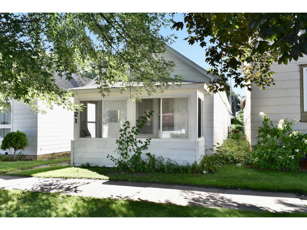 321 Chatfield St Winona MN 55987 1809635 image1