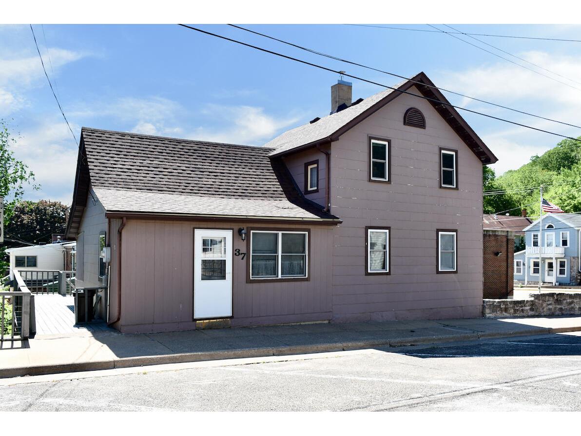 37 N Hill St Fountain City WI 54629 1796095 image1