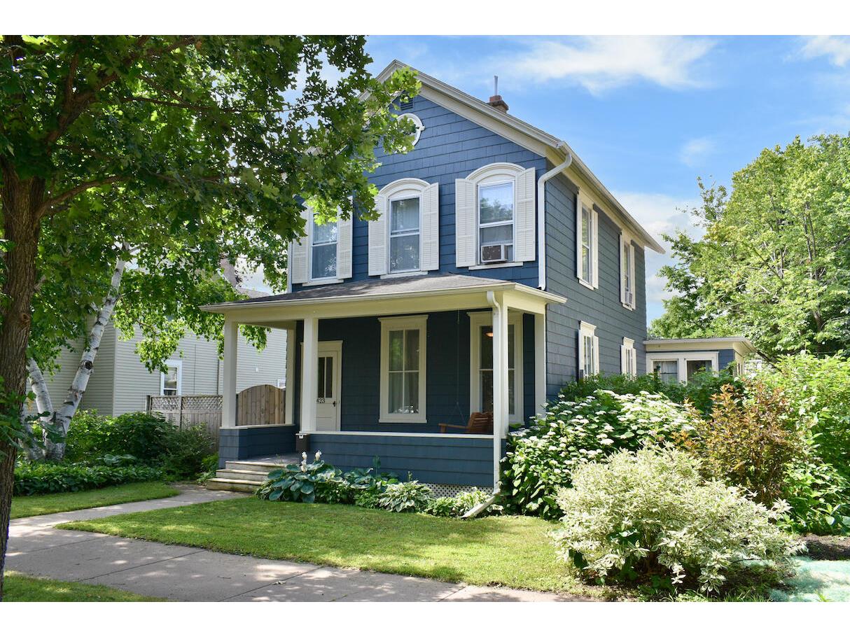 423 4th St E Winona MN 55987 1807055 image1