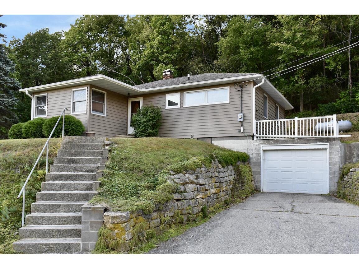 455 North St Fountain City WI 54629 1812605 image1