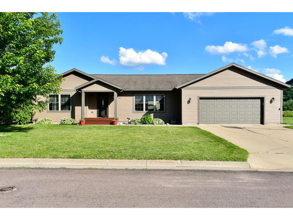 7930 6th St Goodview MN 55959 1799510 image1