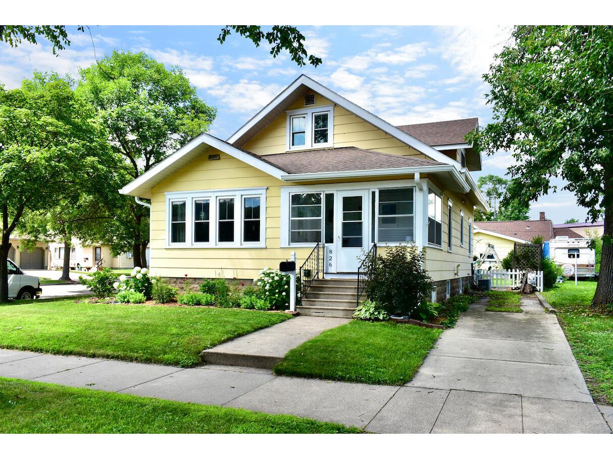 826 10th St W Winona MN 55987 1801066 image1