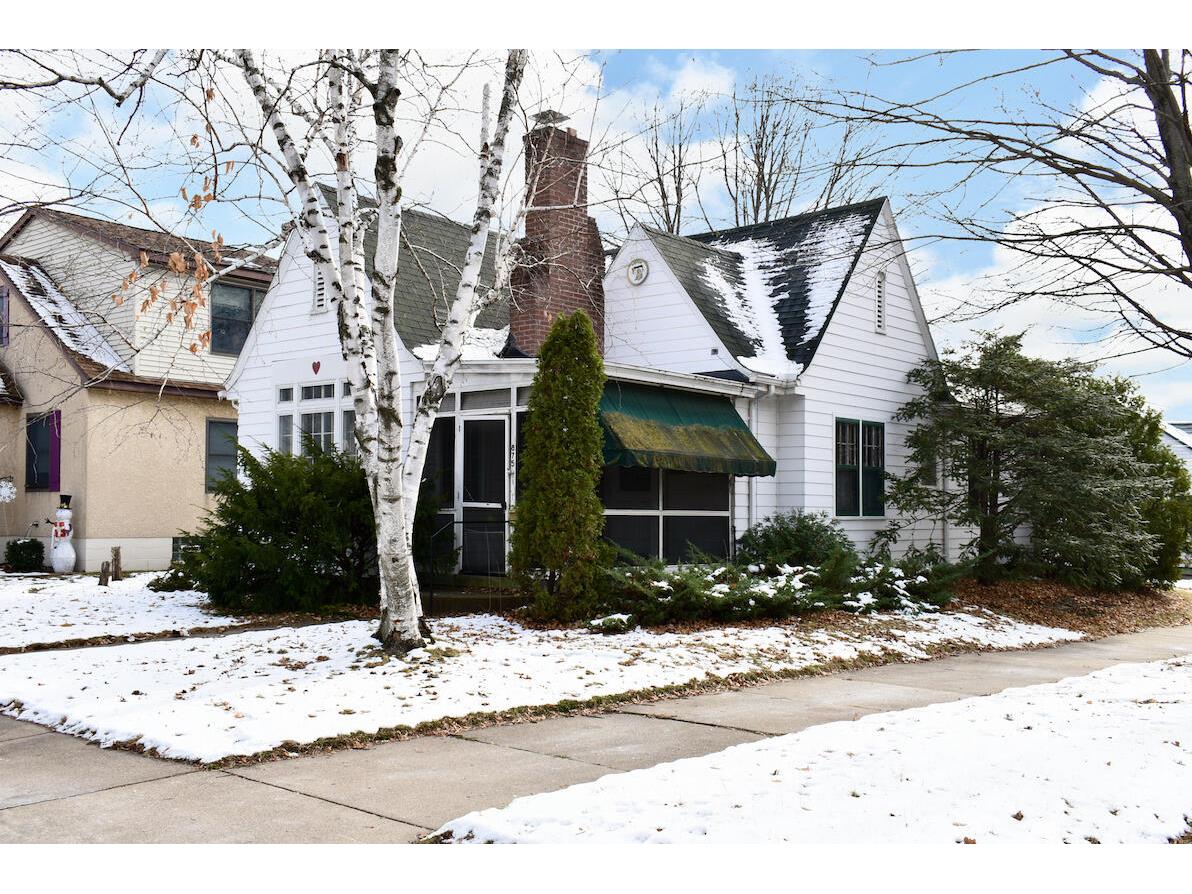875 10th St W Winona MN 55987 1819013 image1