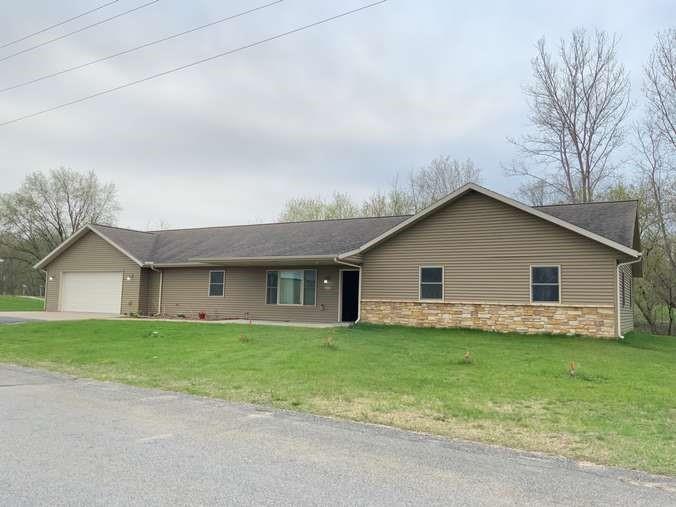 39906 Commercial Avenue Whitehall WI 54773 1565398 image1