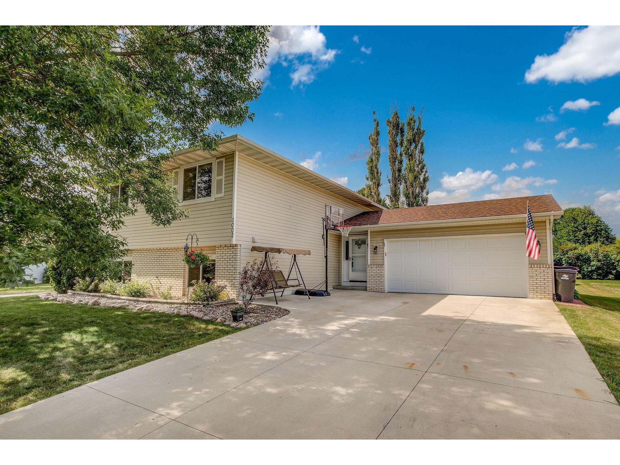 1002 Meadow Street Cologne MN 55322 5619805 image1