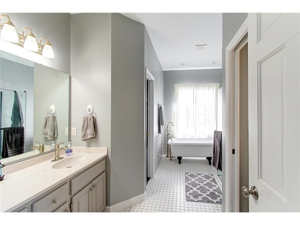 1004 Newhall Drive Faribault MN 55021 6355736 image12