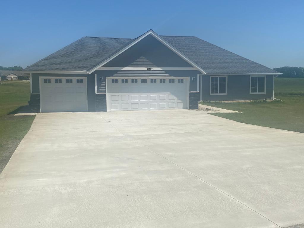 1017 City Heights Drive Willmar MN 56201 5572720 image1
