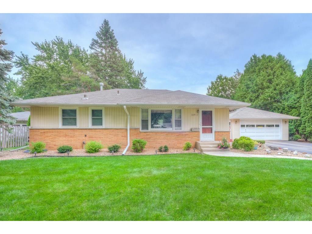10417 Morgan Avenue S Bloomington MN 55431 5553866 image1