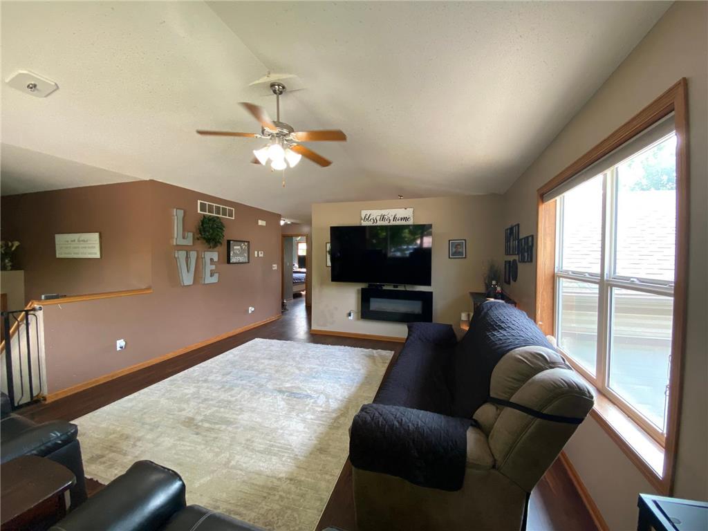 105 8th Street NE Plainview MN 55964 6574894 image2