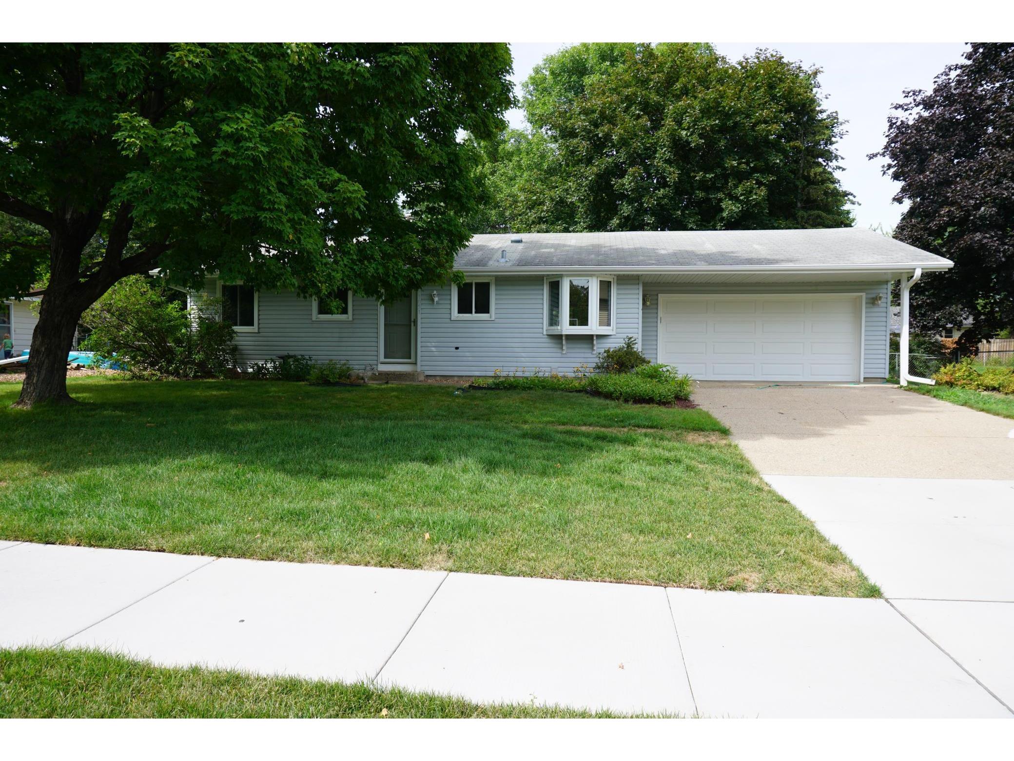 1051 Lowell Drive Apple Valley MN 55124 5640151 image1
