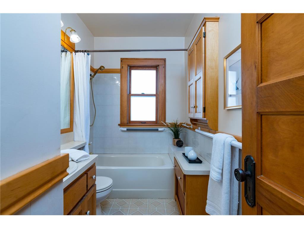 1088 Lombard Avenue Saint Paul MN 55105 6303904 image16