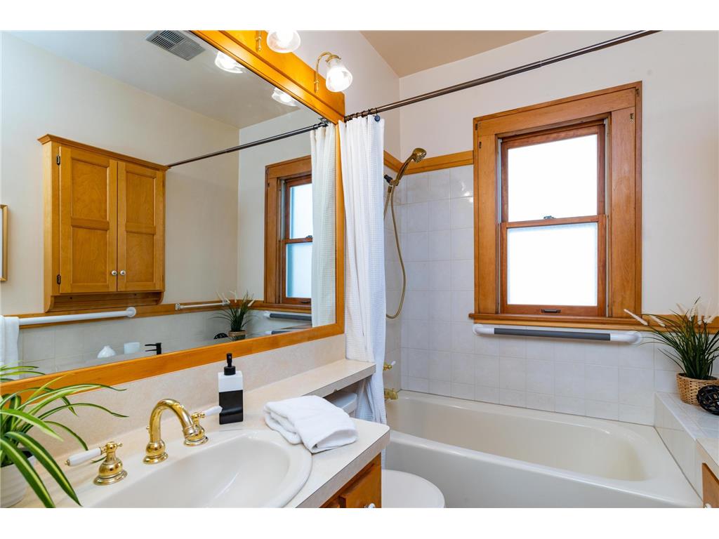 1088 Lombard Avenue Saint Paul MN 55105 6303904 image17
