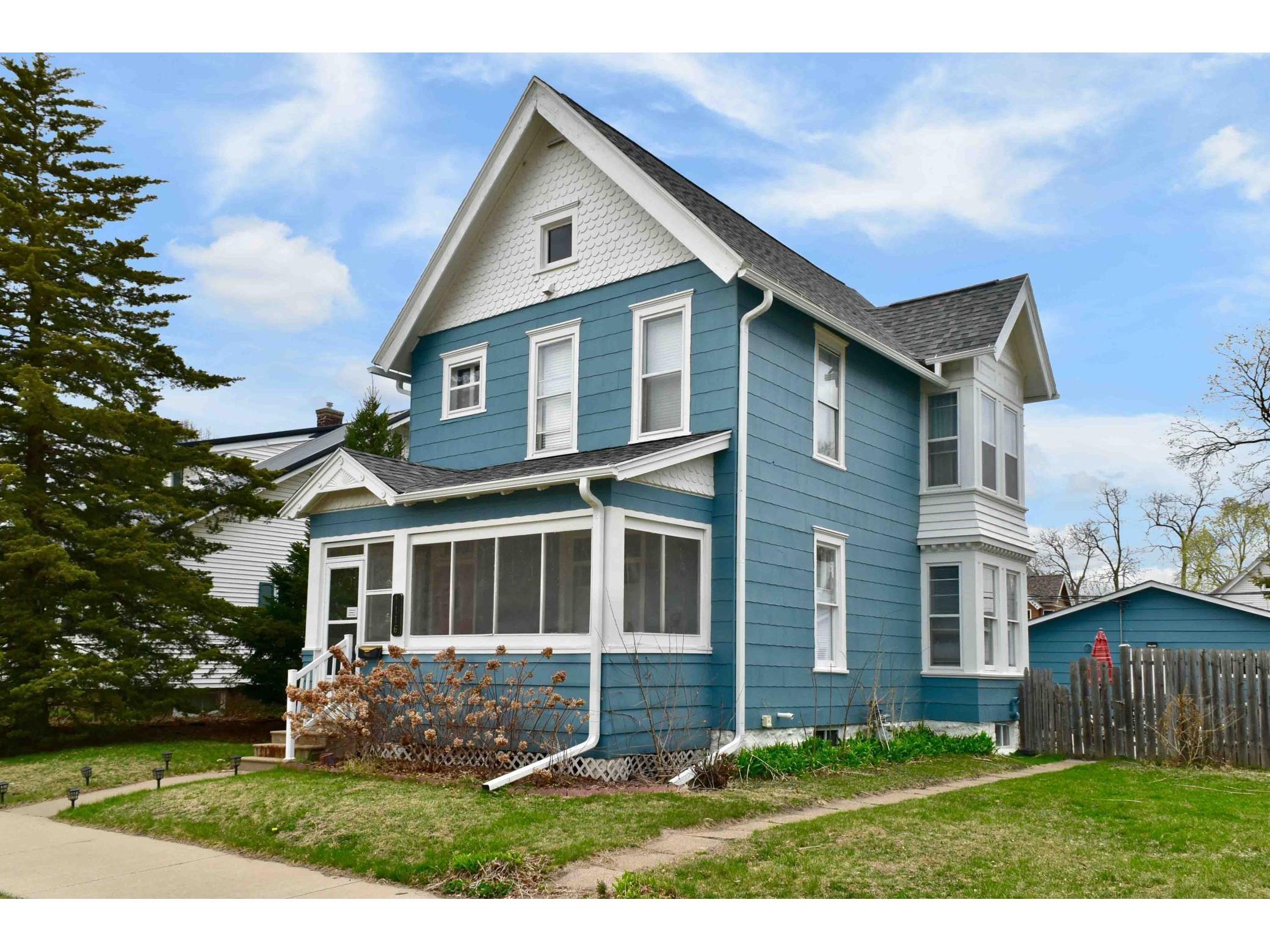 1116 W 11th Street Winona MN 55987 5737058 image1