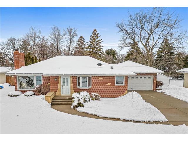 1141 Sandhurst Drive W Roseville MN 55113