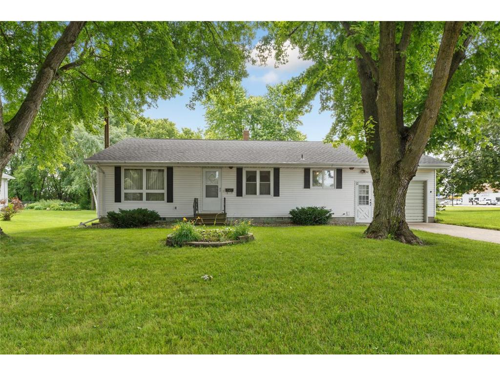 12 4th Street NE Fairfax MN 55332 6552636 image1