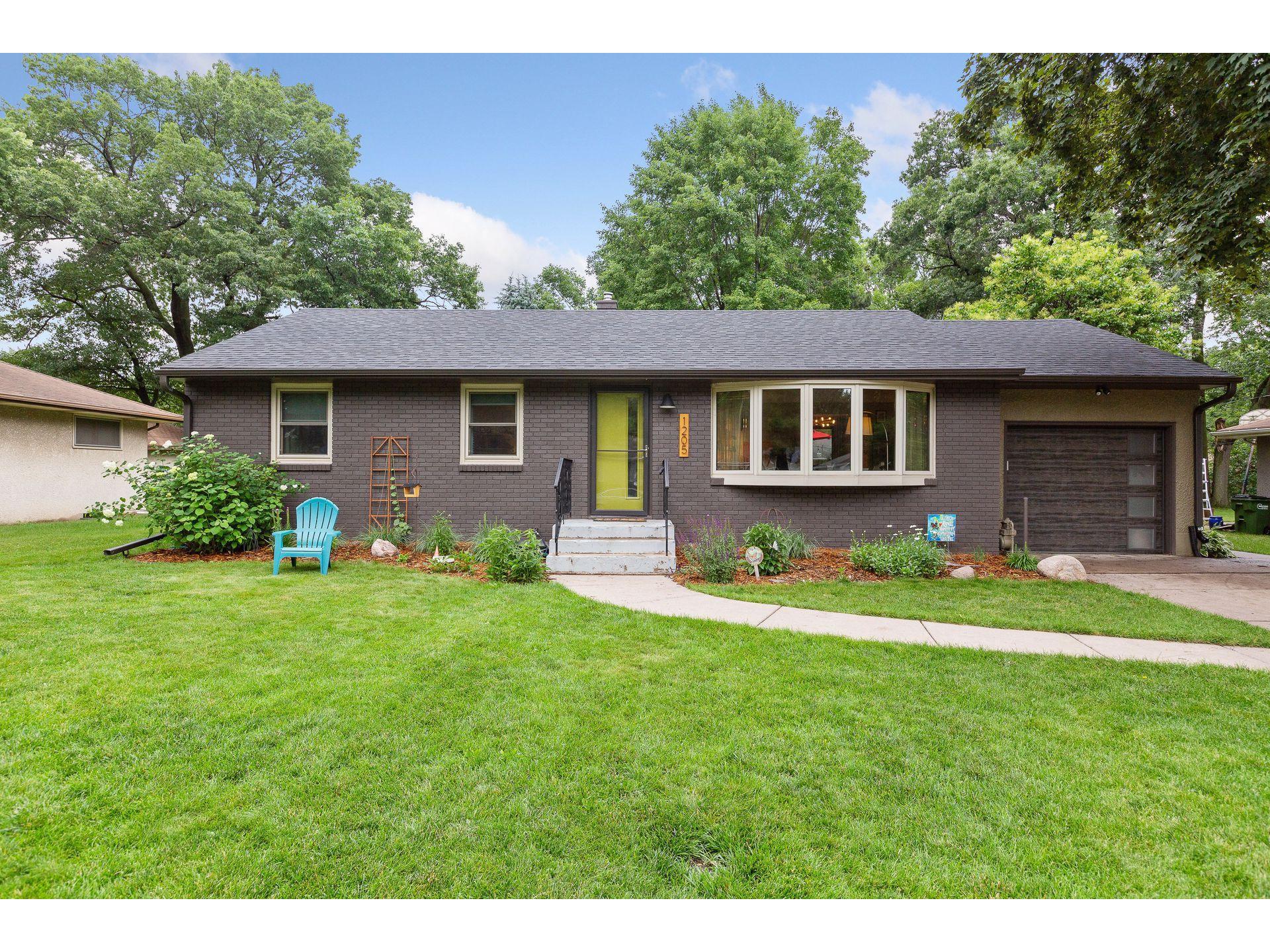 1205 Laurie Road W Roseville MN 55113 5616279 image1