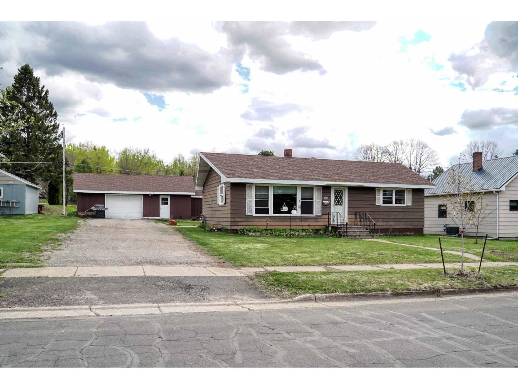 1208 W 2ND Street Eveleth MN 55734 5760898 image1