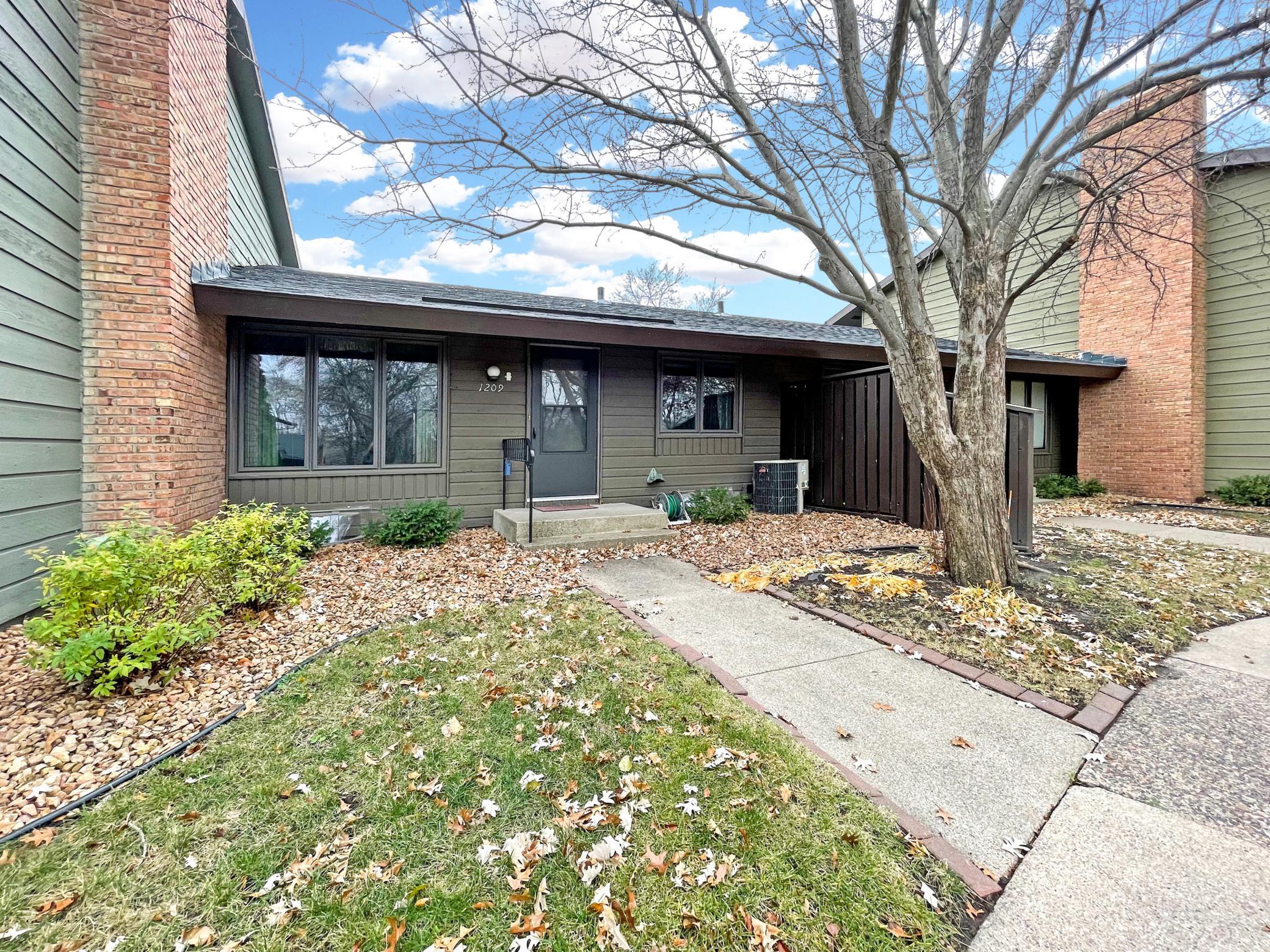 1209 Brighton Square New Brighton MN 55112 6126402 image1