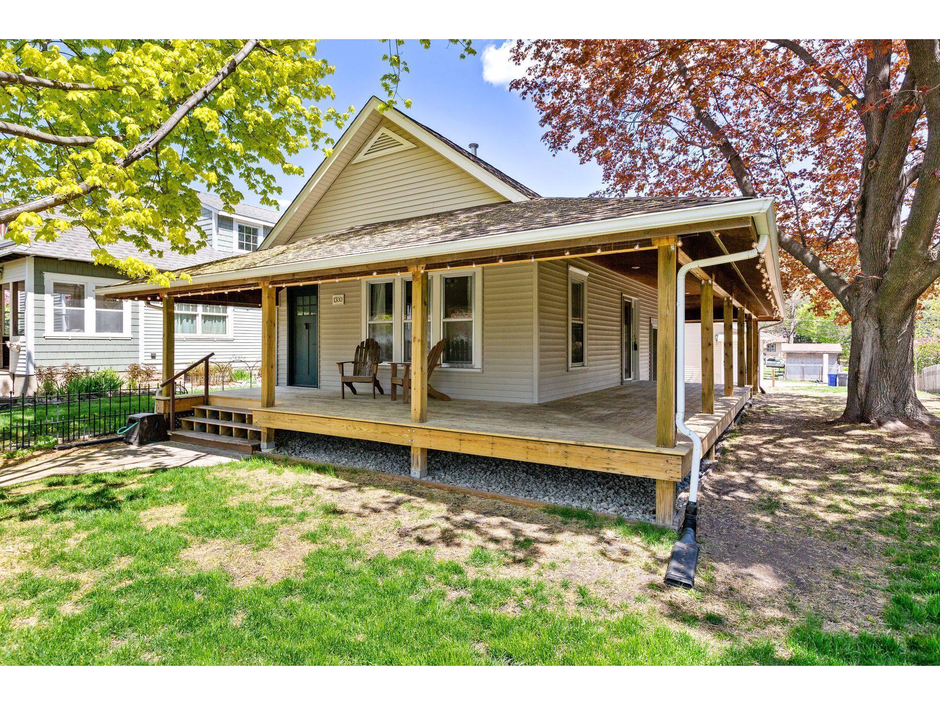 1300 Victoria Street N Saint Paul MN 55117 5735850 image1