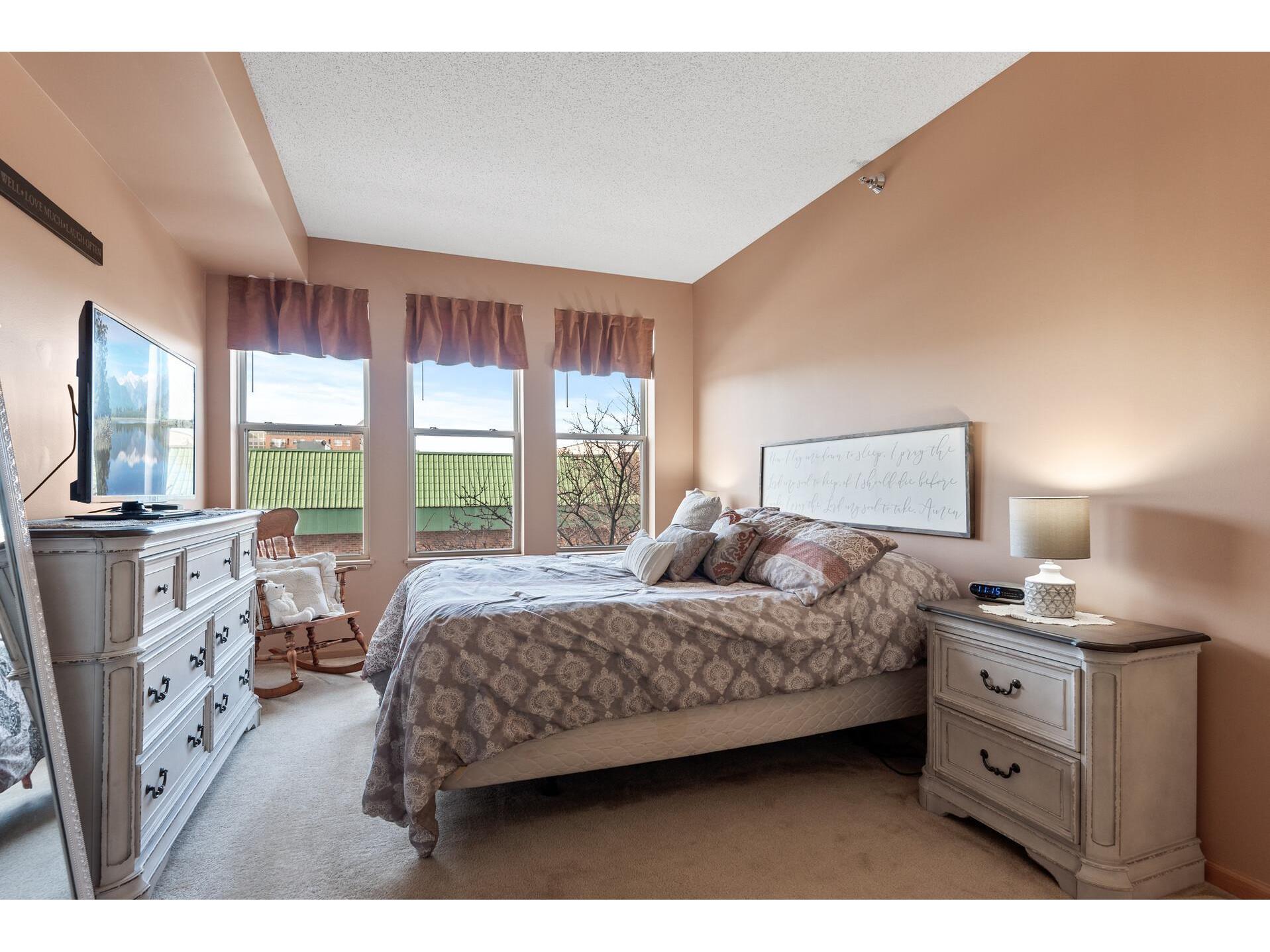 150 E Burnsville Parkway #115 Burnsville MN 55337 6164022 image23