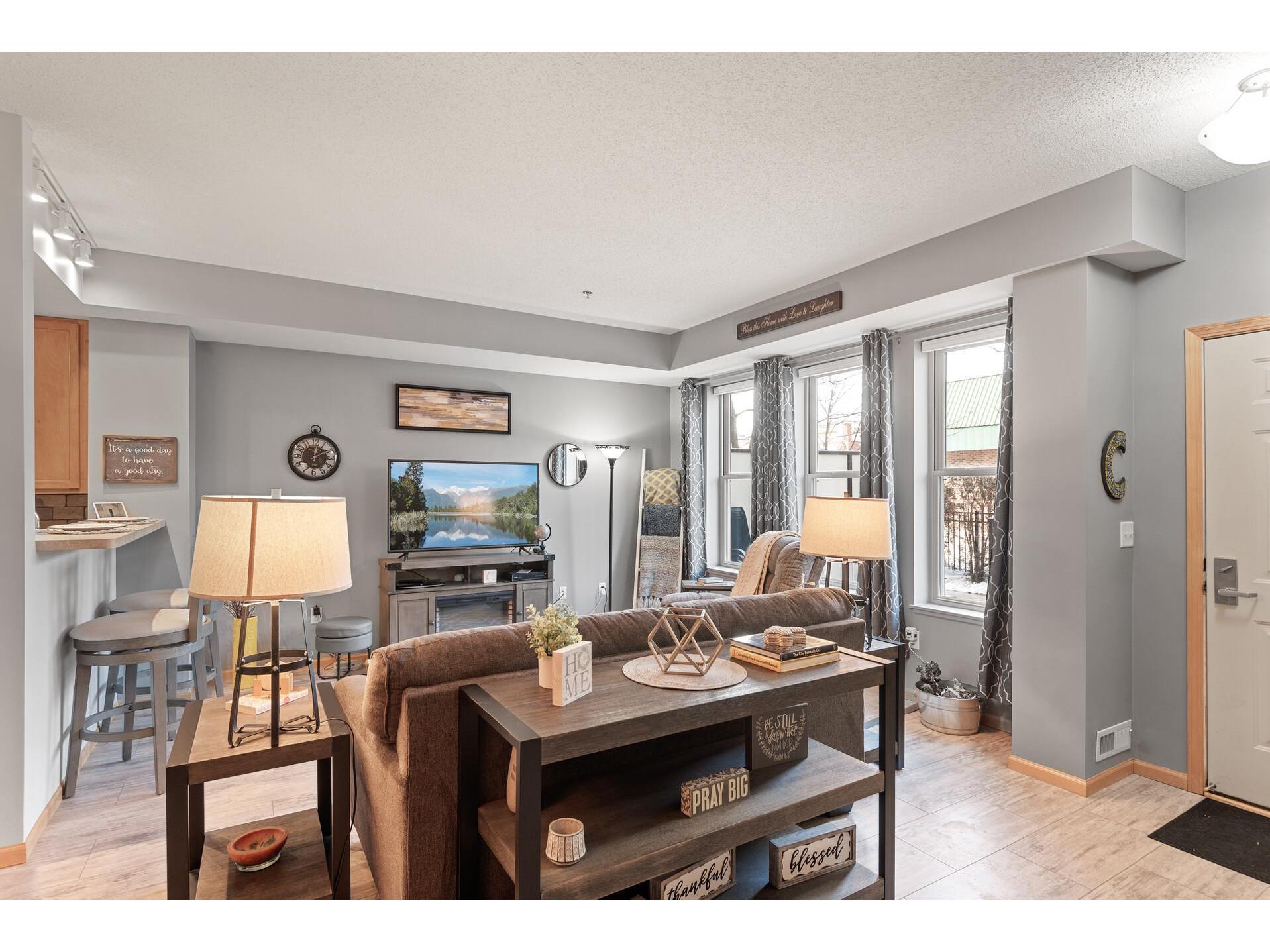 150 E Burnsville Parkway #115 Burnsville MN 55337 6164022 image7