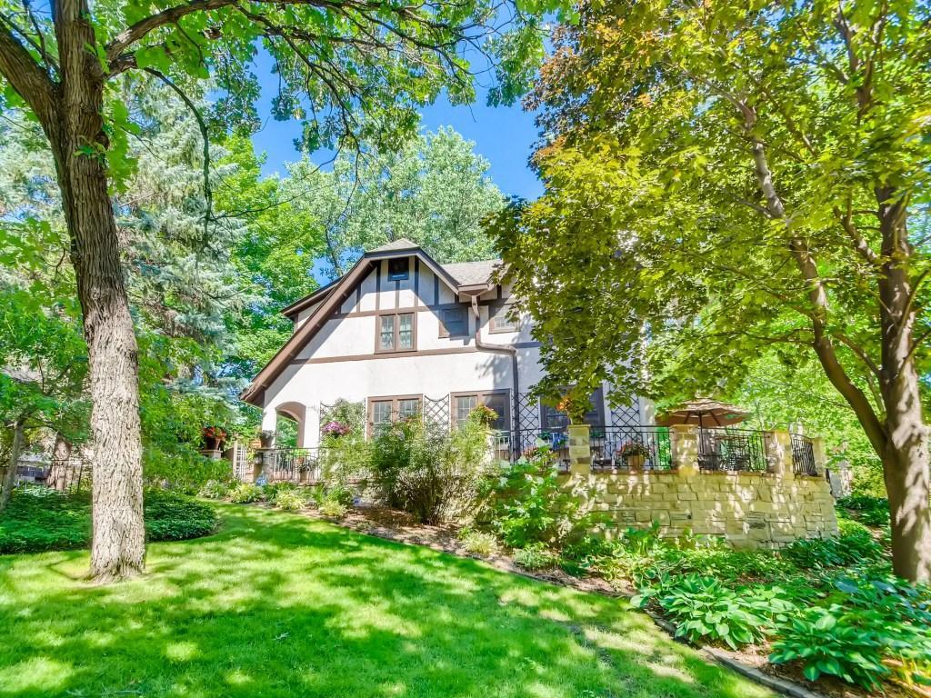 16 Benhill Road Saint Paul MN 55105 5625569 image1