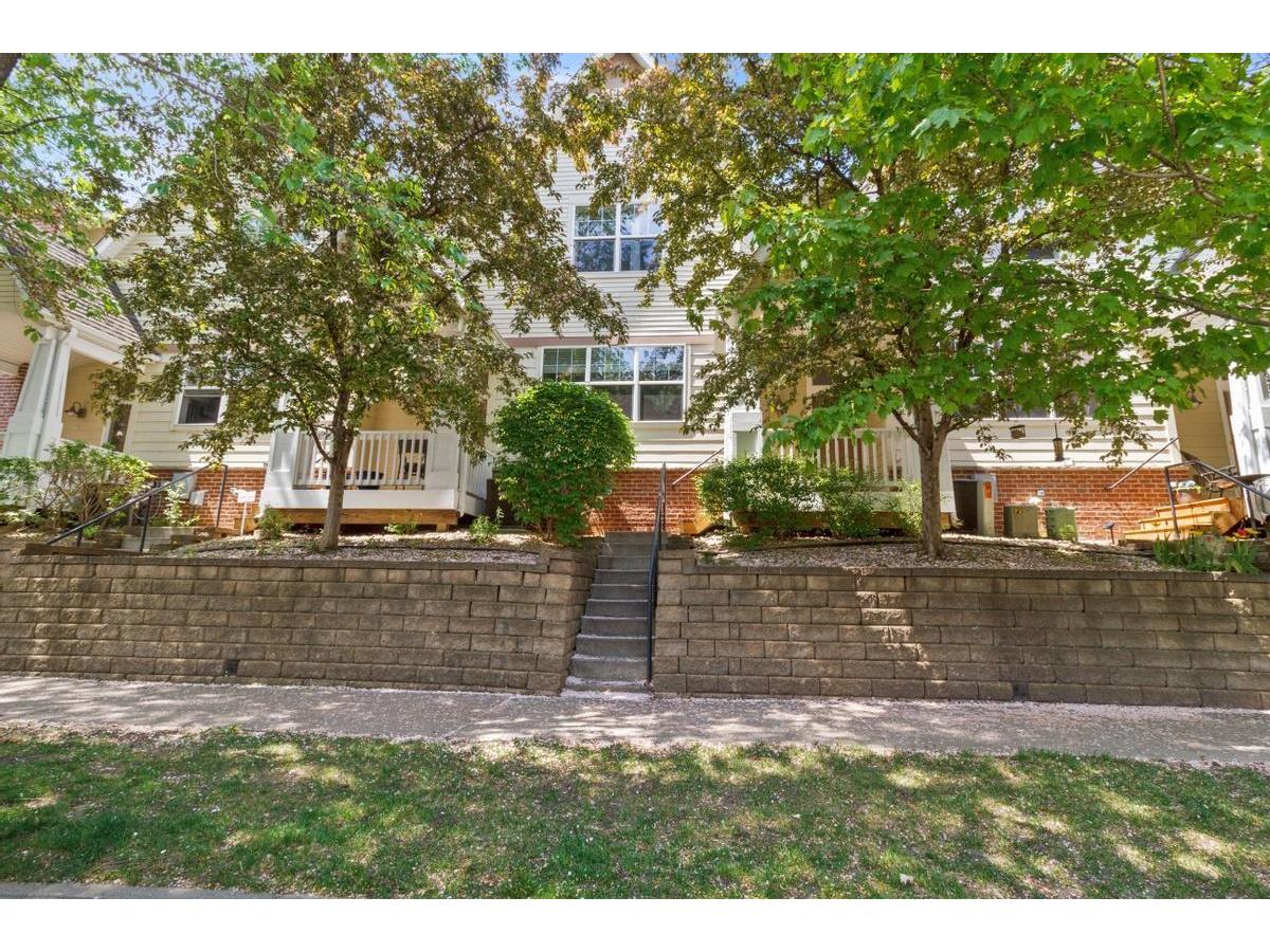 1651 Arona Street Falcon Heights MN 55108 5759521 image1