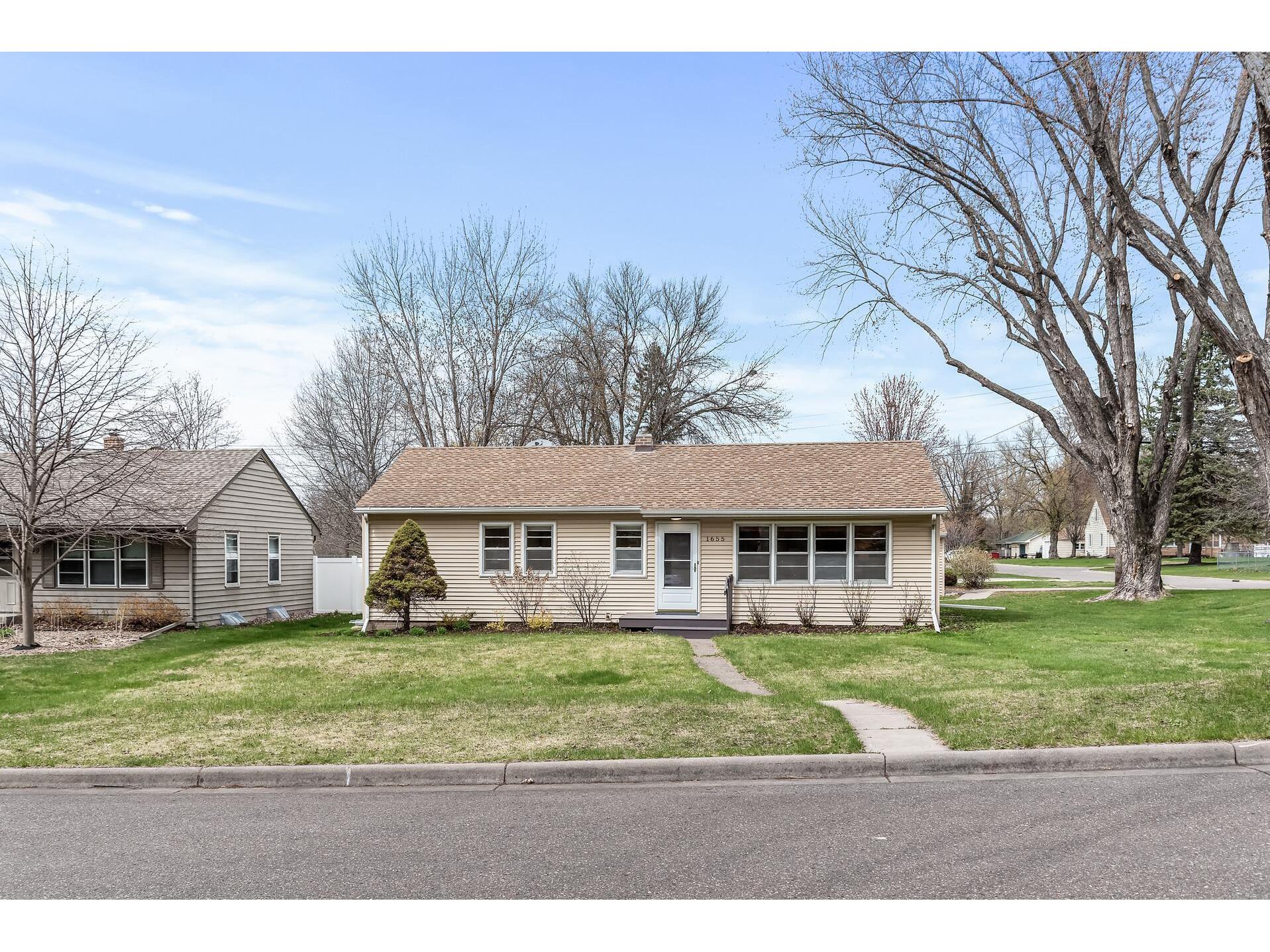 1655 Sandhurst Avenue E Maplewood MN 55109 5715962 image1
