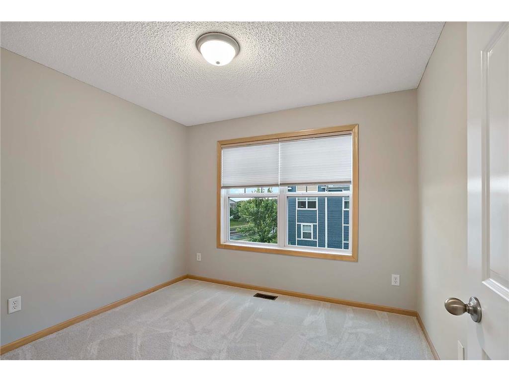 1862 Colonial Lane #4 Chanhassen MN 55317 6588837 image16