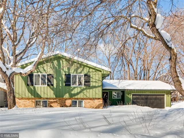 1886 29th Avenue NW New Brighton MN 55112