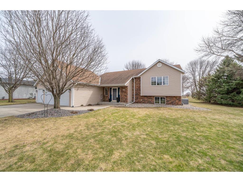 1913 20th Avenue SW Willmar MN 56201 5552379 image1