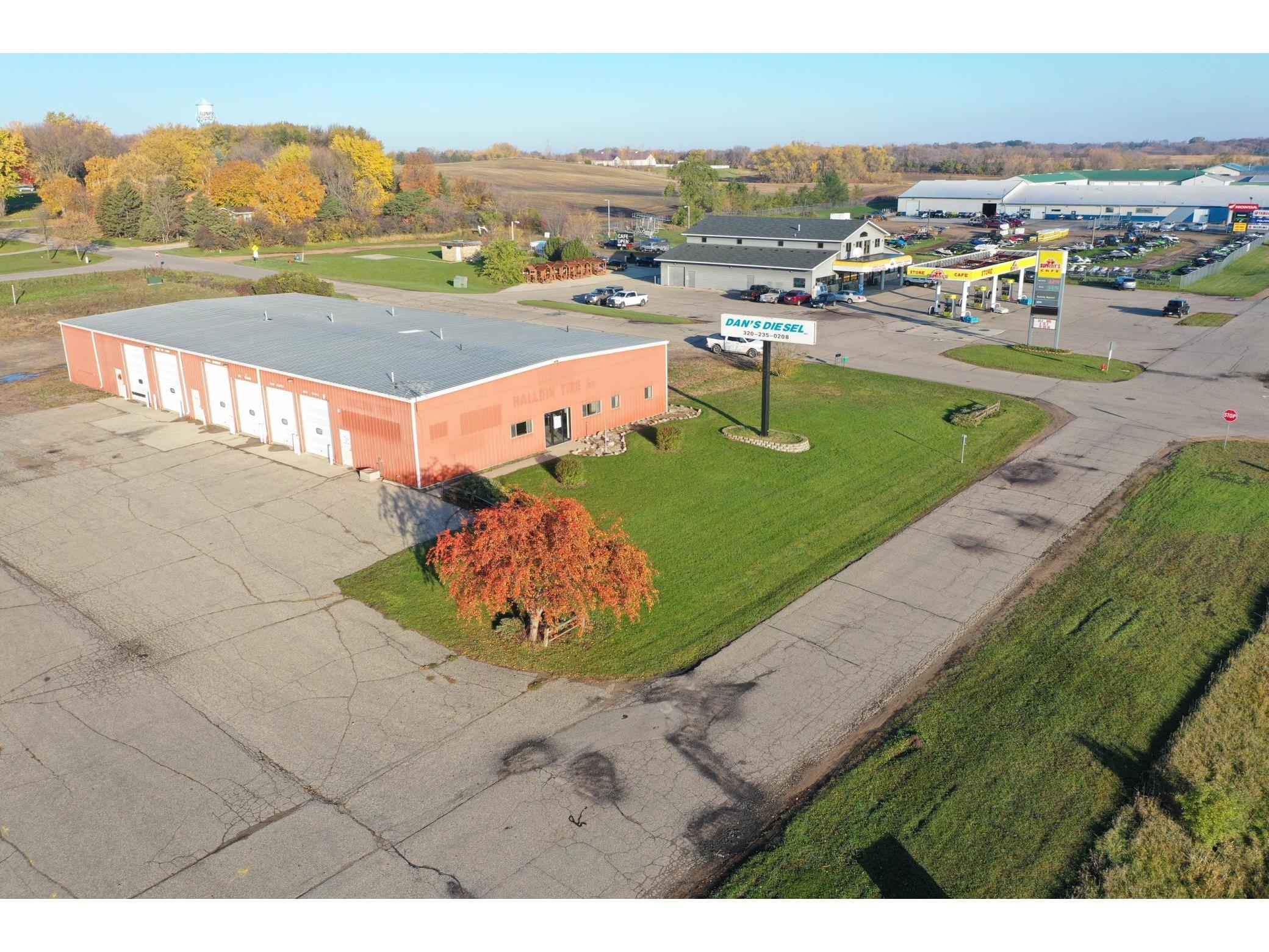 1951 48th Avenue NE Willmar MN 56201 6123623 image1