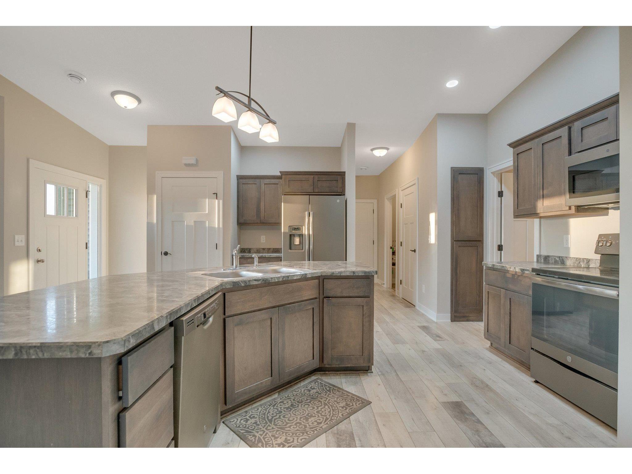 208 Jennifer Rae Junction S Roberts WI 54023 6148522 image15