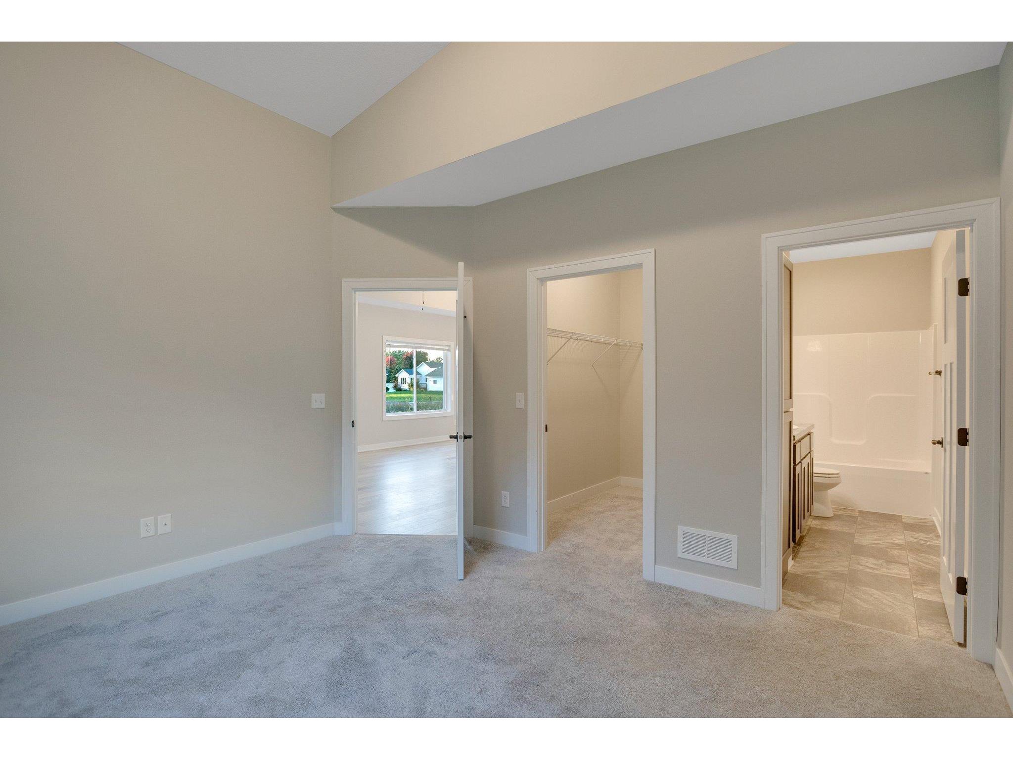 208 Jennifer Rae Junction S Roberts WI 54023 6148522 image17