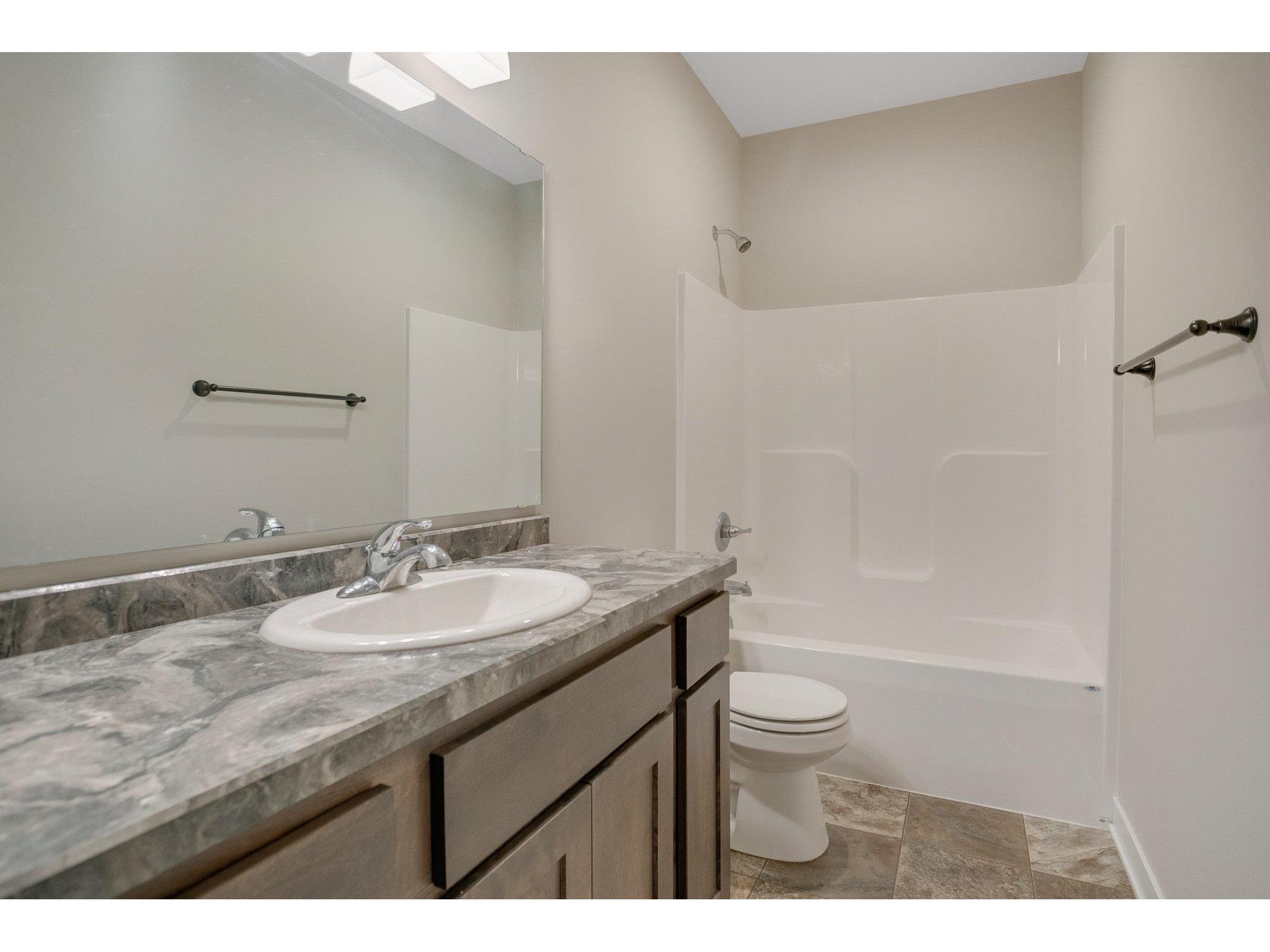 208 Jennifer Rae Junction S Roberts WI 54023 6148522 image24