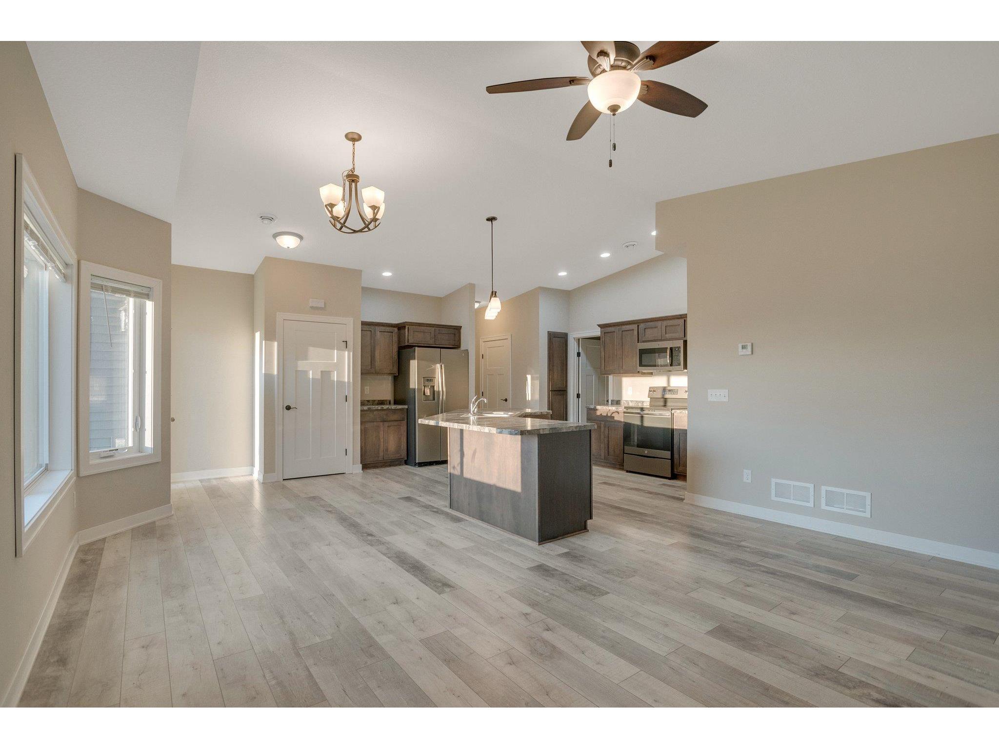 208 Jennifer Rae Junction S Roberts WI 54023 6148522 image9