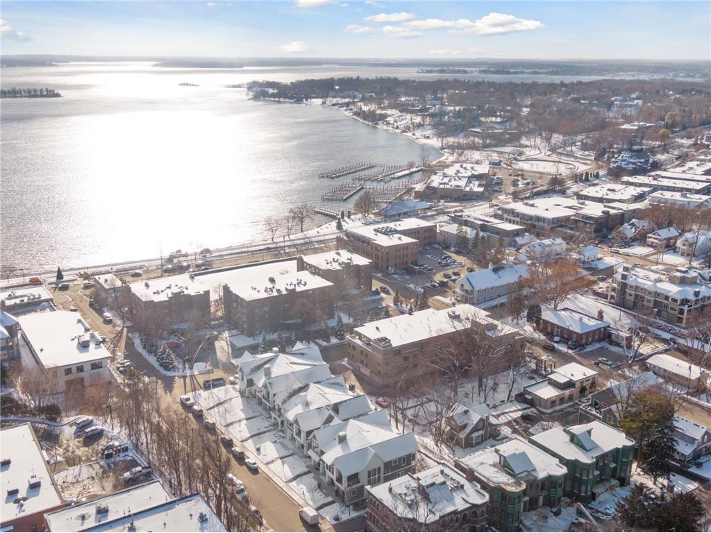 209 Walker Avenue S Wayzata MN 55391 - Lake Minnetonka 6307408 image1