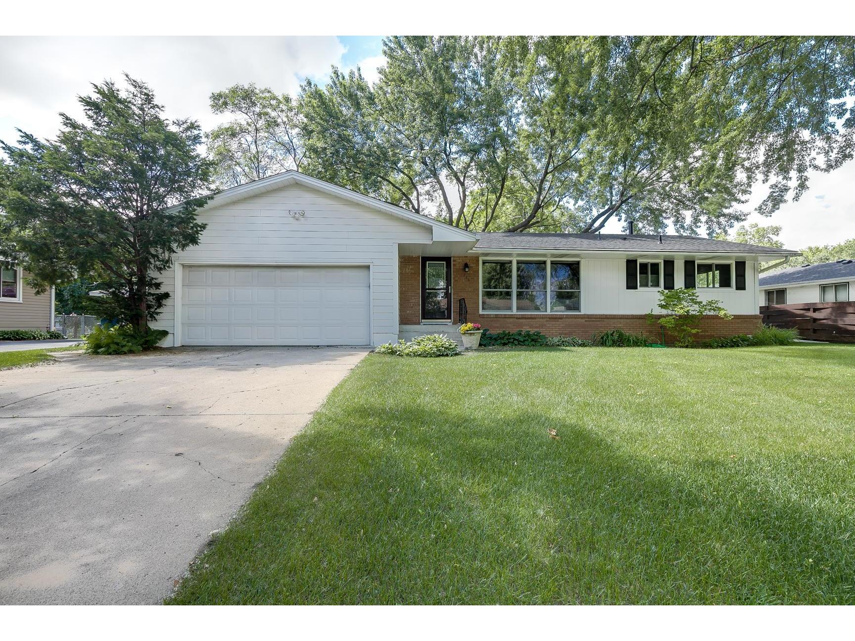 210 69th Avenue NE Fridley MN 55432 5349647 image1