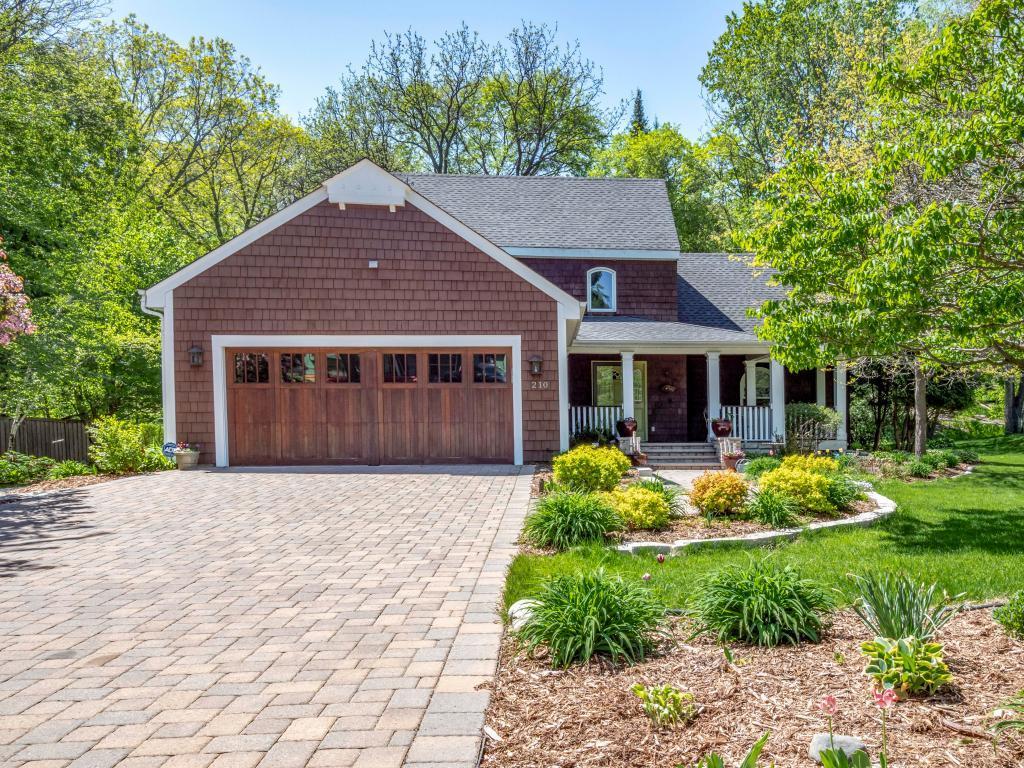 210 Westwood Drive S Golden Valley MN 55416 5612386 image1