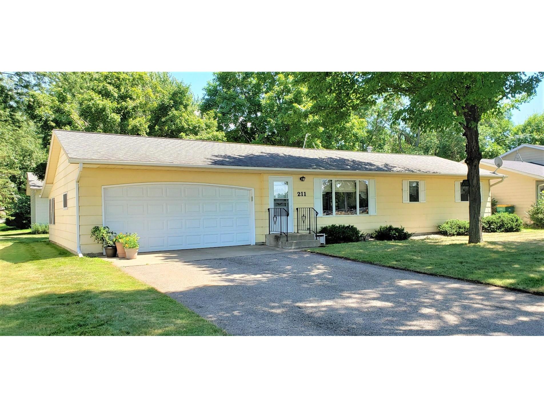 211 S Buffalo Street Belle Plaine MN 56011 5629711 image1