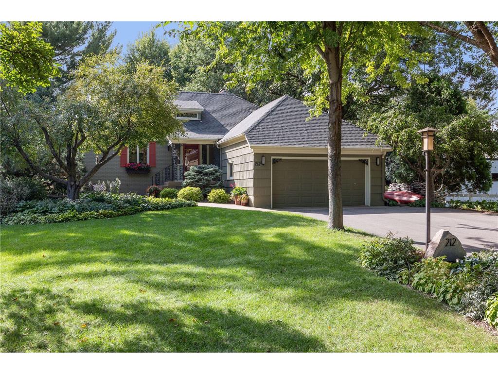 212 Parkview Terrace Golden Valley MN 55416 6592676 image1