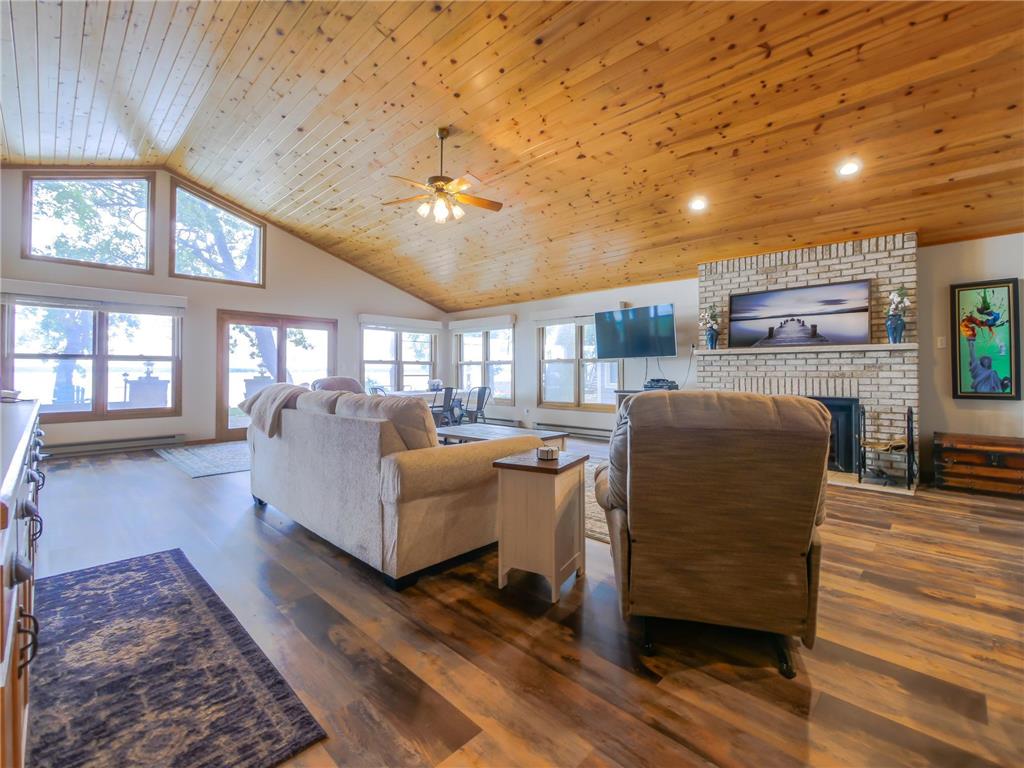 2142 County Road 120 NE Alexandria MN 56308 - Le Homme Dieu 6263512 image36