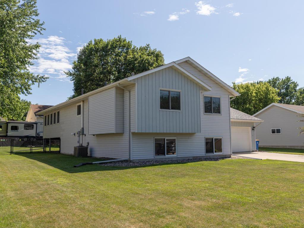 215 19th Street NE Owatonna MN 55060 5619955 image1
