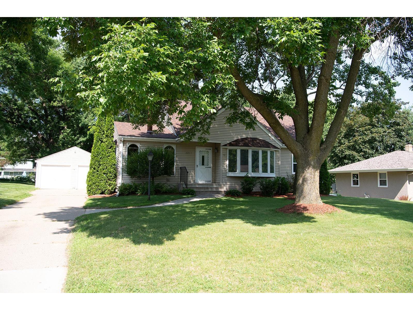 2203 Burr Street Maplewood MN 55117 5618793 image1