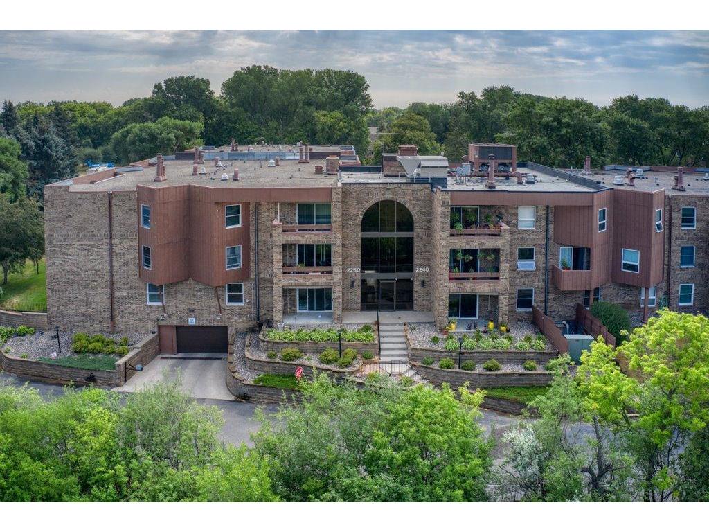 2250 Midland Grove Road #304 Roseville MN 55113 6198563 image1