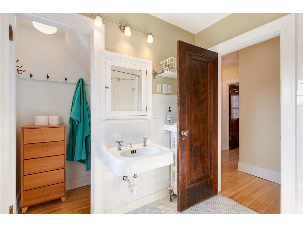 2327 Arthur Street NE Minneapolis MN 55418 6332804 image30