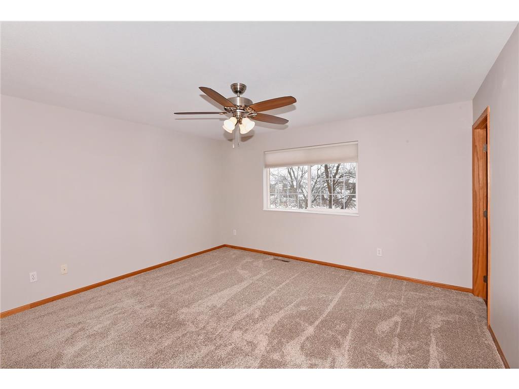 2403 Carriage Hills Drive Faribault MN 55021 6270668 image16
