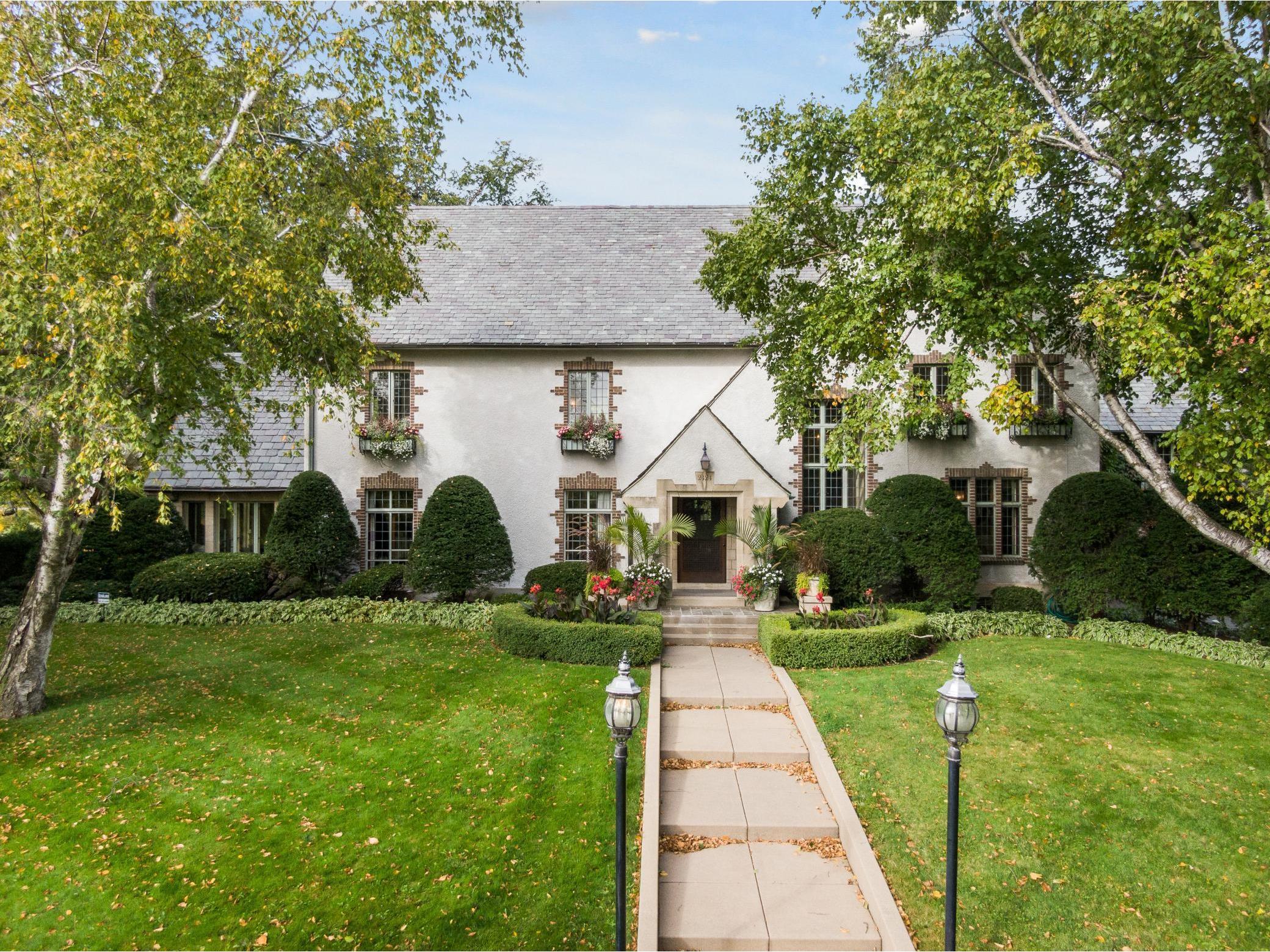 2424 W Lake Of The Isles Parkway Minneapolis MN 55405 - Lake of the Isles 5693732 image1