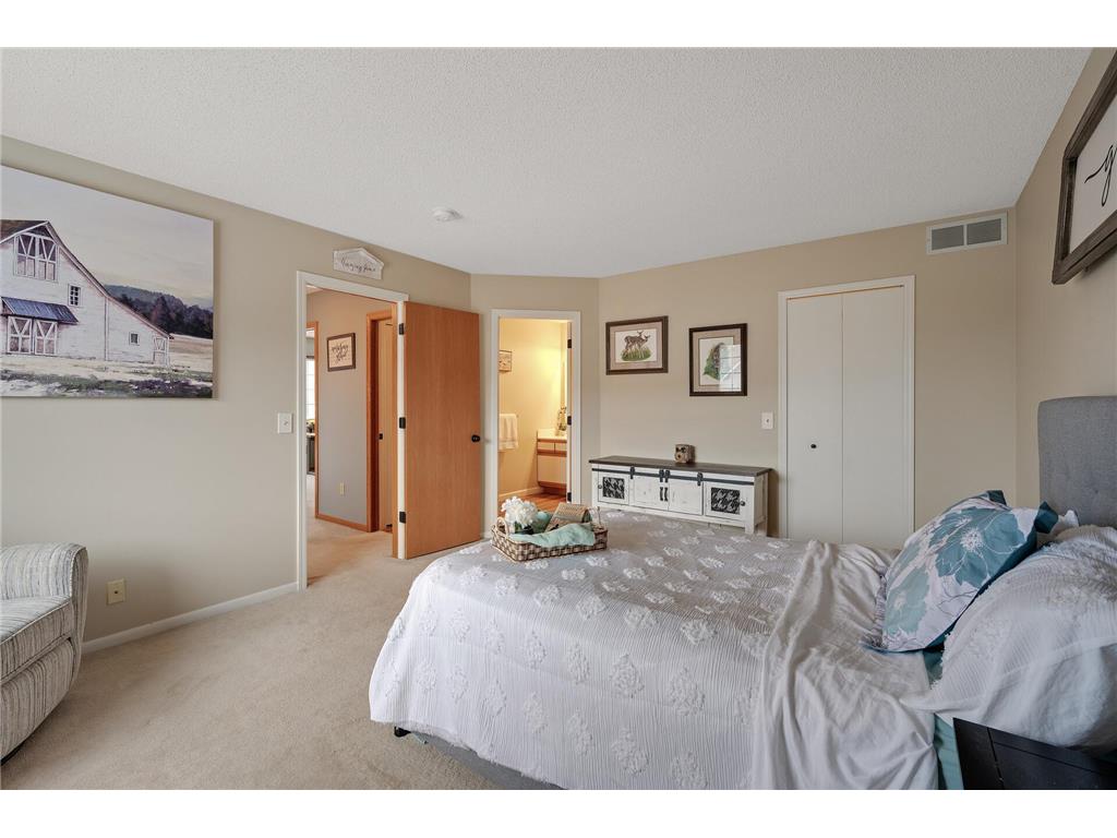 2560 Mallard Drive Woodbury MN 55125 6346875 image18